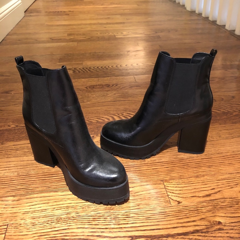 Black platform boot